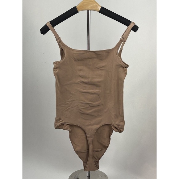 NEW!! SKIMS Bodysuit, Size 4XL. Adjustable Straps. Snap Bottom. Without Tags. - Picture 2 of 8